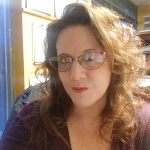 Meet your Posher, Debbie